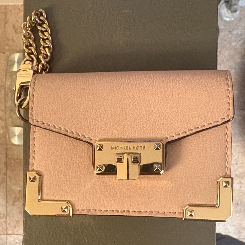 Michael Kors Blush Pink Wallet
